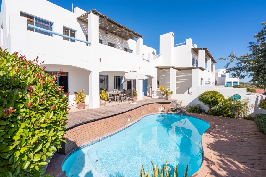 4 Bedroom Property for Sale in Paradise Beach Western Cape